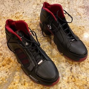 Adidas Men’s basketball sneakers